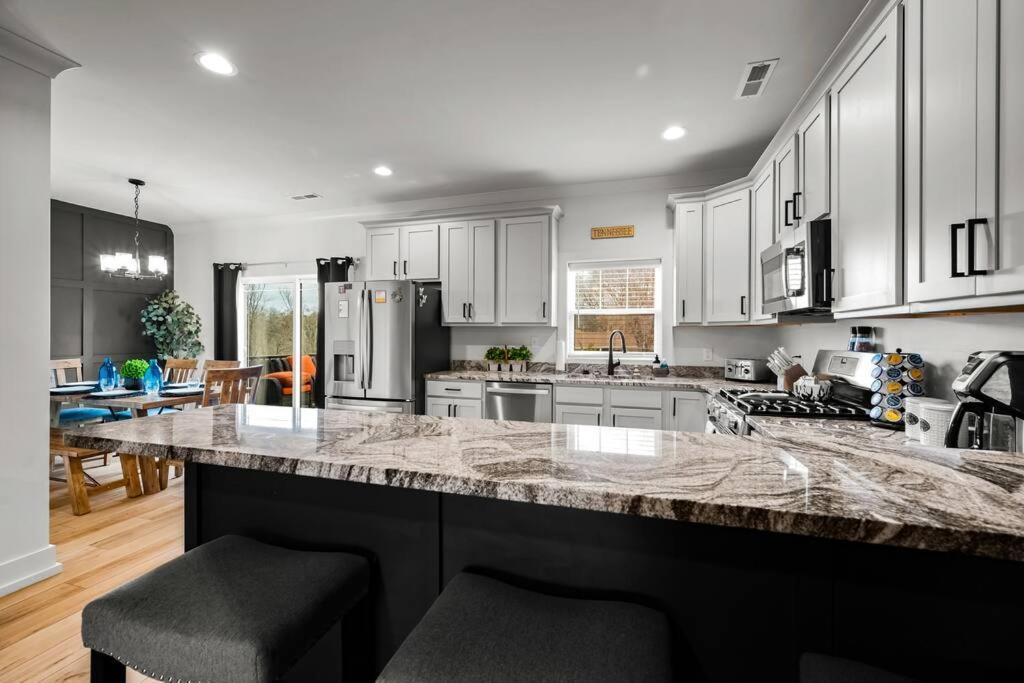 *Dog Friendly*Modern Home-Minutes To Dollywood, Gatlinburg, Smoky Mountains & Pigeon Forge! Esterno foto